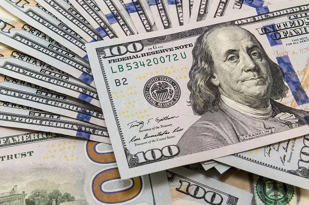 Valores al cierre: oficial $ 65, paralelo $ 75,50 y CCL $ 81,18