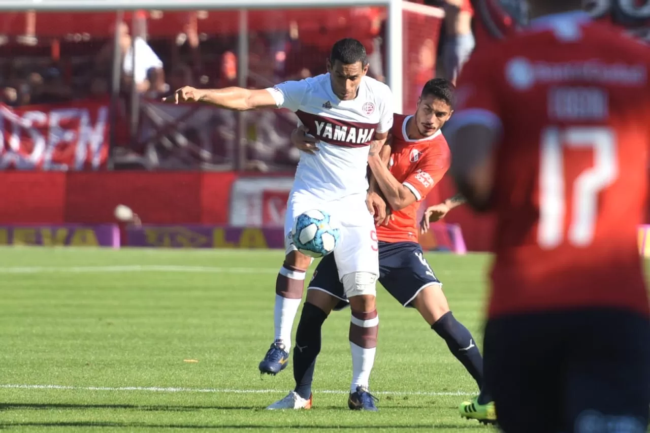 José Sand abrió el marcador en el Parque Independencia. (FOTO TOMADA DE Twitter @Copa_Argentina)