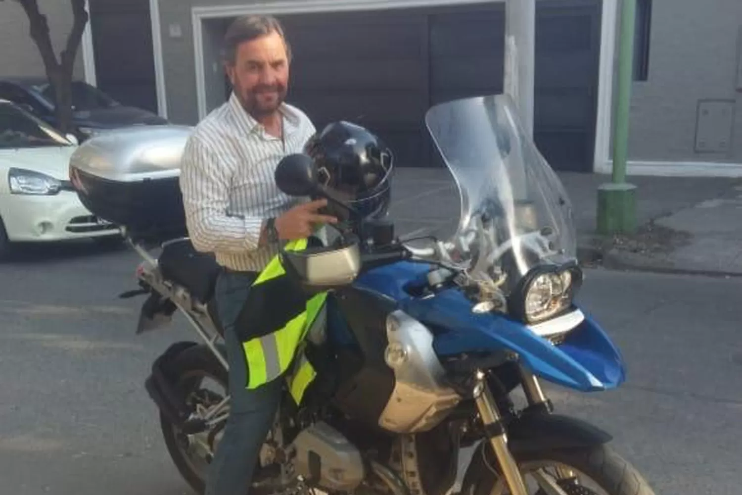 RECUPERÓ LA MOTO. Brodersen se llevó la BMW con el casco y el chaleco correspondientes.