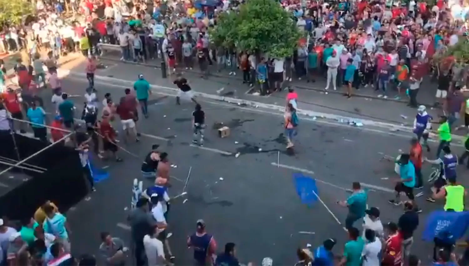 Pichetto, sobre las peleas en la plaza Independencia: eso es lo que viene en el país