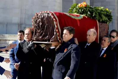 España: trasladaron los restos del dictador Franco