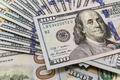 Valores al cierre: oficial $ 65, paralelo $ 75,50 y CCL $ 81,18