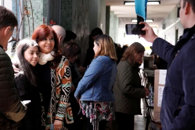 La última candidata en sufragar: Cristina Kirchner votó en Río Gallegos
