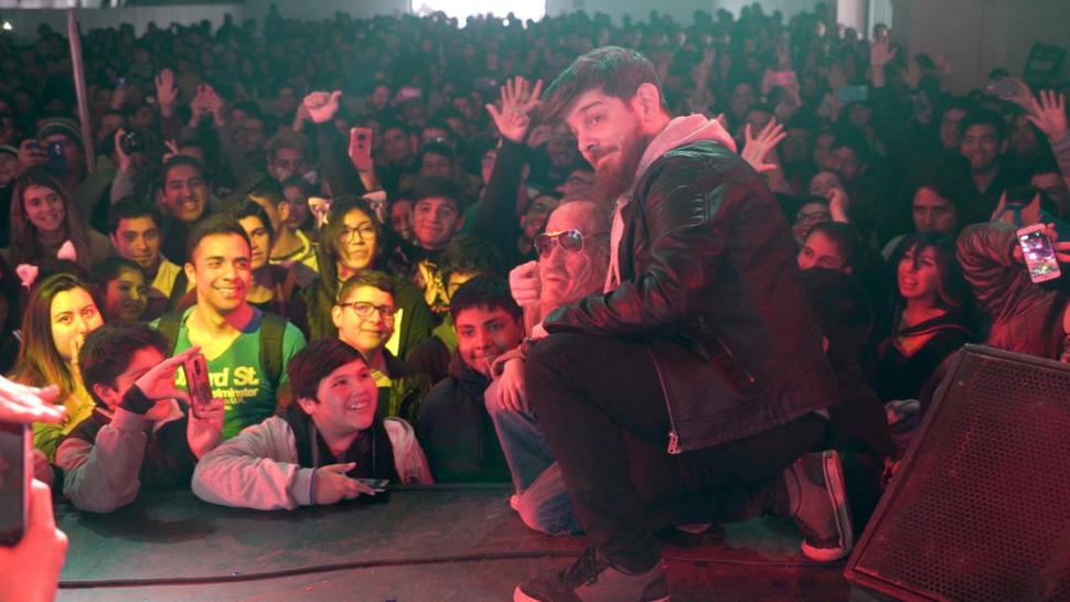 MILLONES DE SEGUIDORES. Sus fans virtuales y en vivo lo idolatran. 