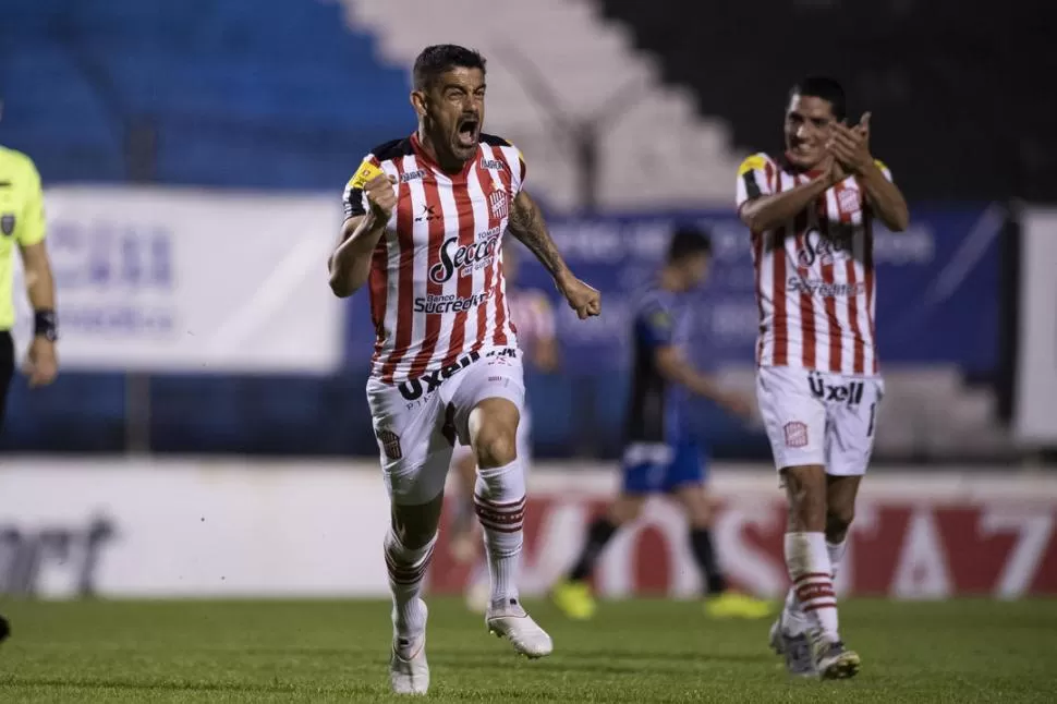 LO GRITÓ CON FURIA. Aguiar no se guardó nada en el festejo ante Almagro. “A todos los goles en mi carrera los festejé así. El gol es lo más lindo del fútbol”, dijo. 