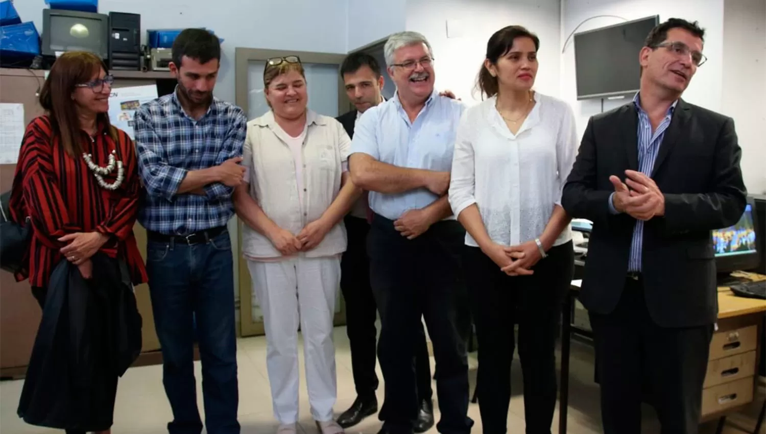 CON SUS NUEVOS COMPAÑEROS. Lizárraga junto al ministro Yedlin y autoridades de Desarrollo Social. 