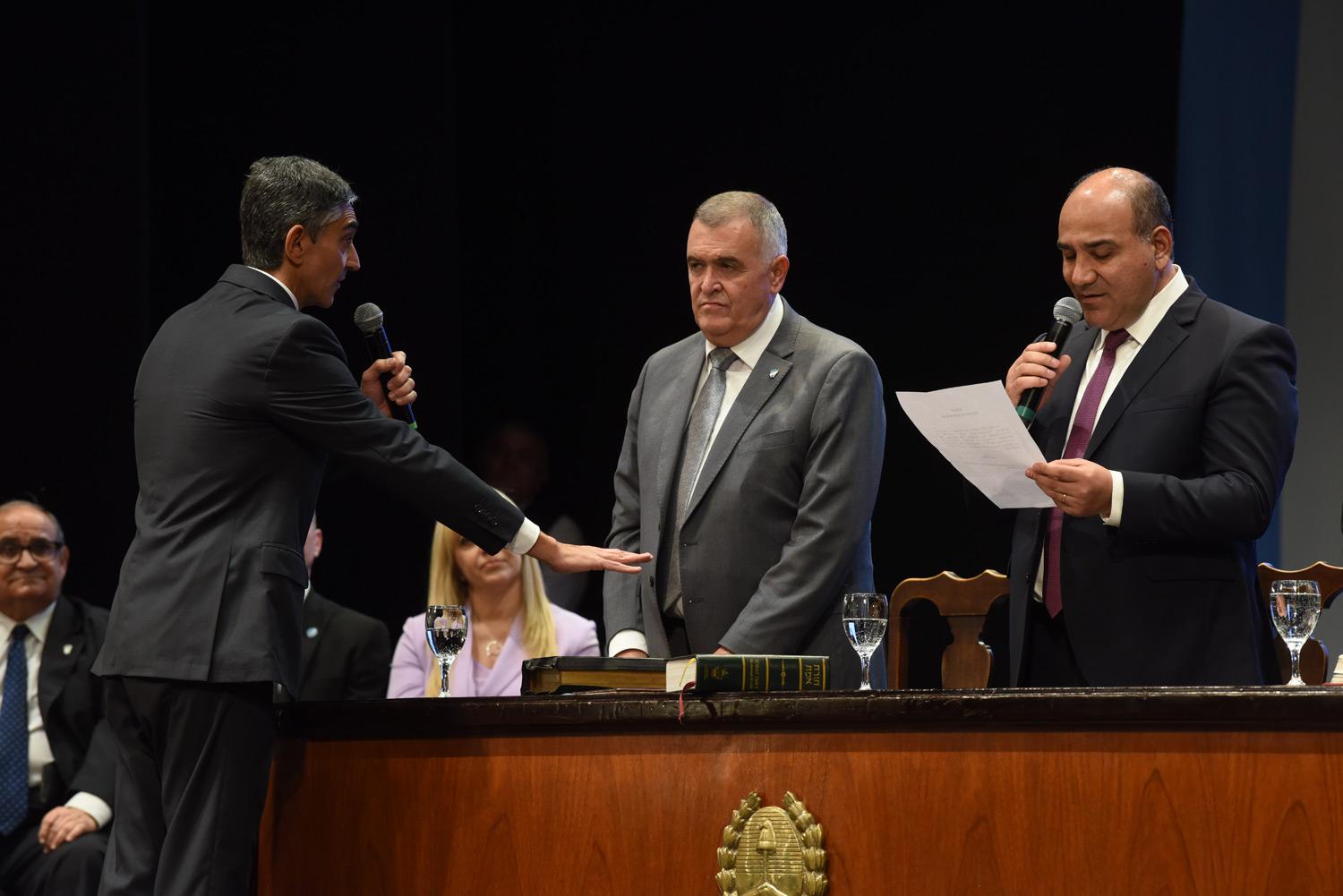 Manzur ratificó a su gabinete: “pido disculpas por los errores que cometí”