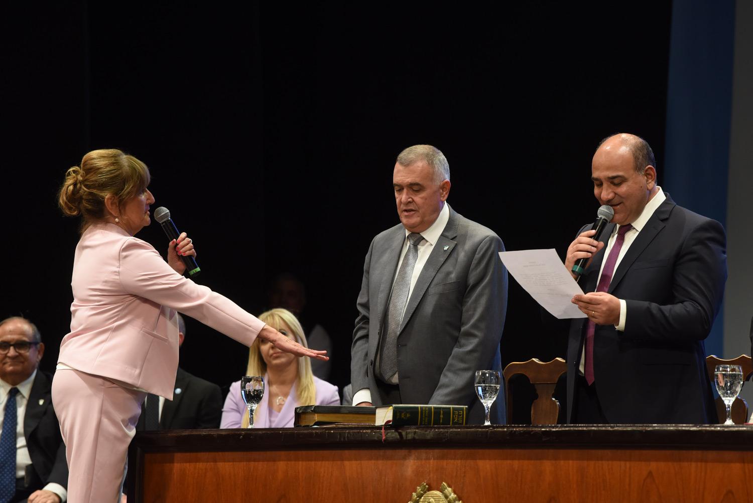 Manzur ratificó a su gabinete: “pido disculpas por los errores que cometí”