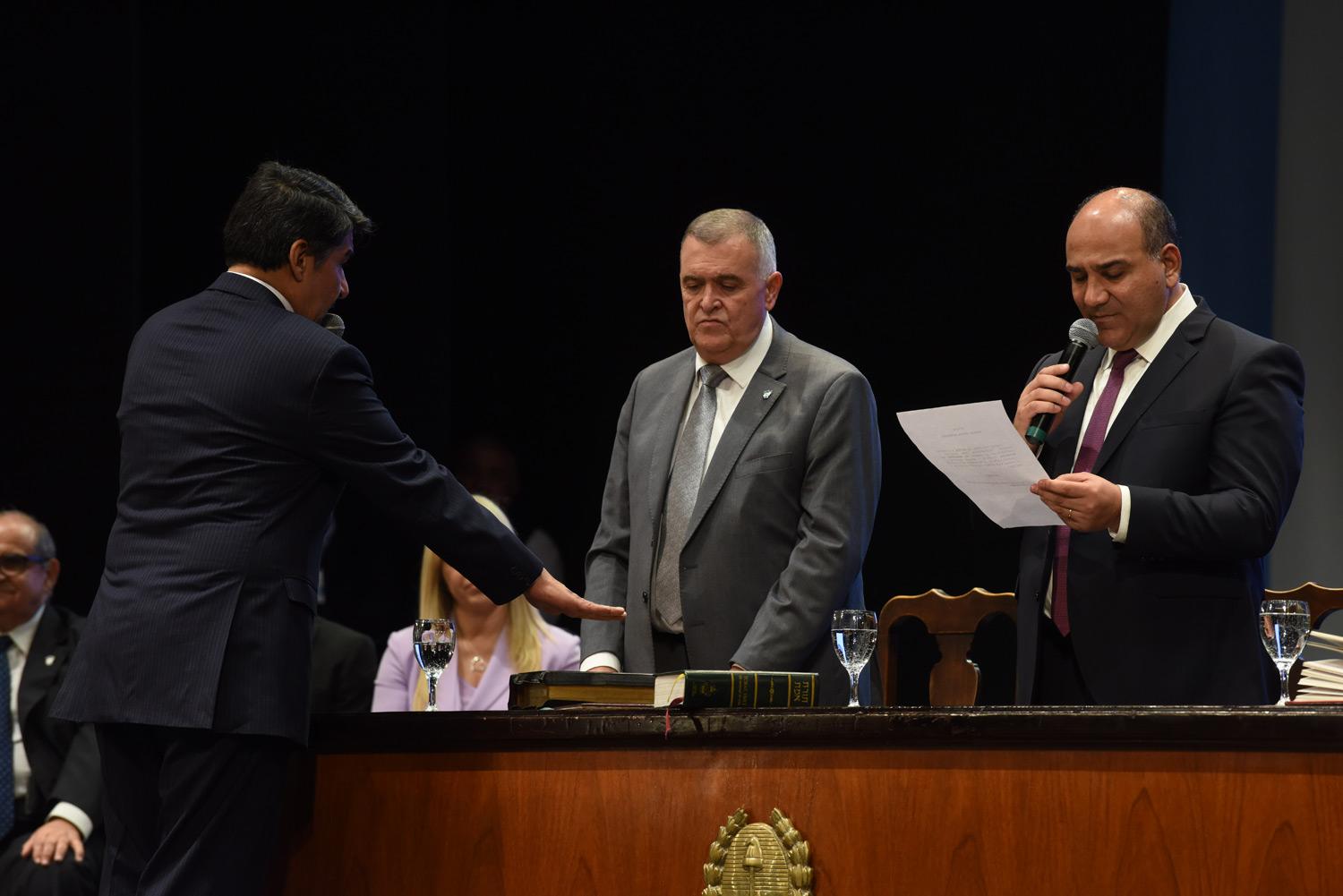 Manzur ratificó a su gabinete: “pido disculpas por los errores que cometí”