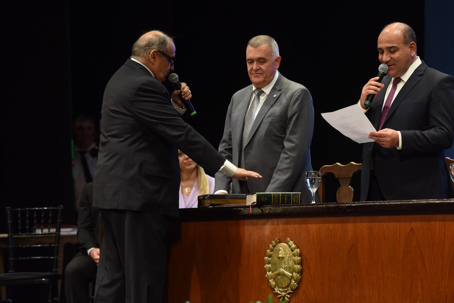 Manzur ratificó a su gabinete: “pido disculpas por los errores que cometí”