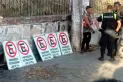 Trapitos arrancaron los carteles de prohibido estacionar para poder cobrar