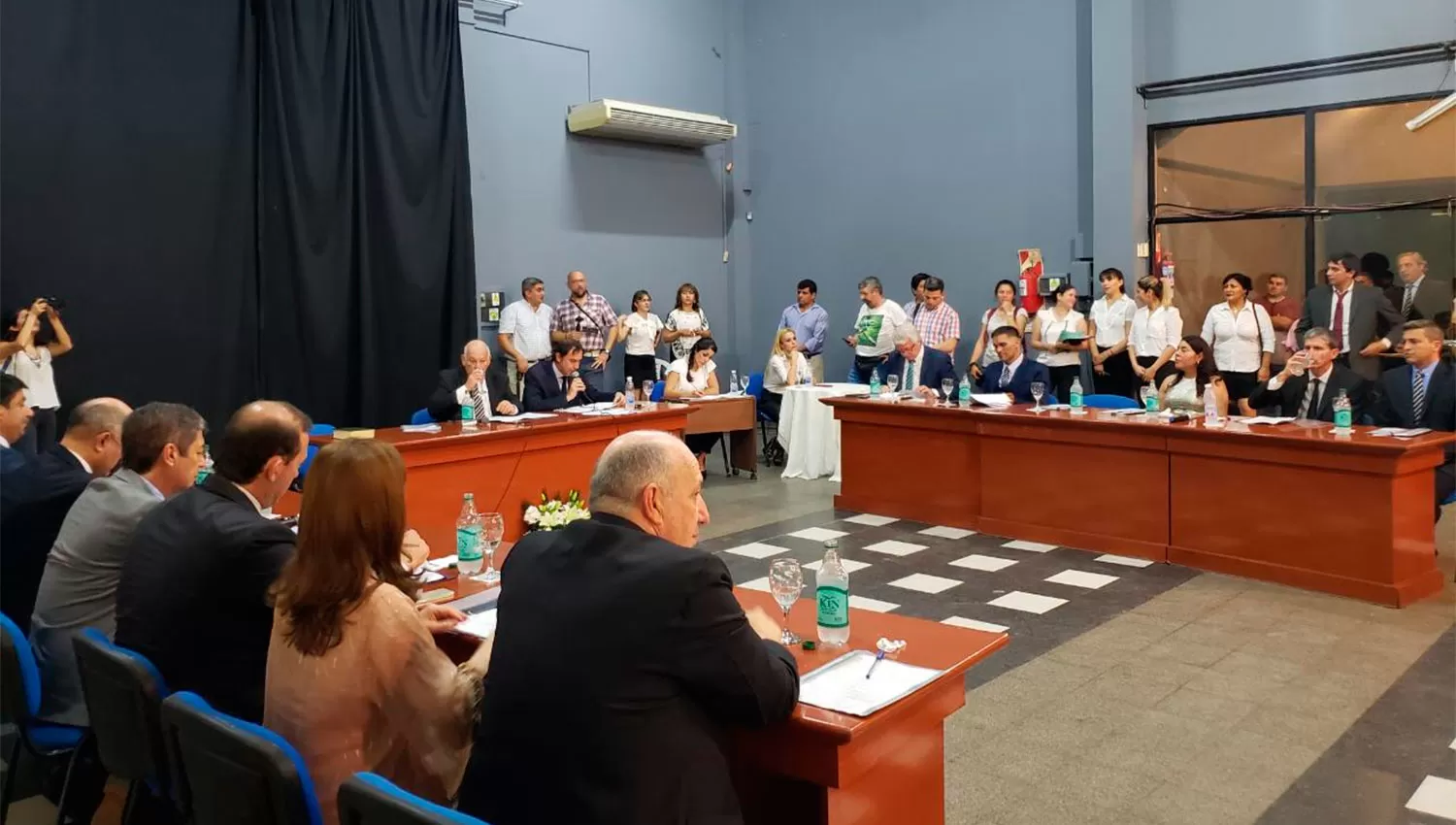 El alfarismo debuta en Concepción con un proyecto para limitar designaciones discrecionales