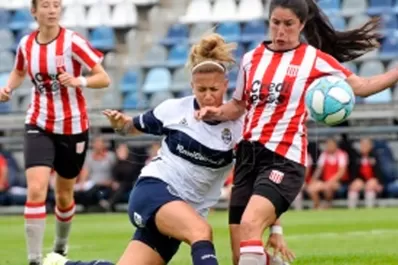 Las futbolistas embarazadas mantendrán su empleo y su salario