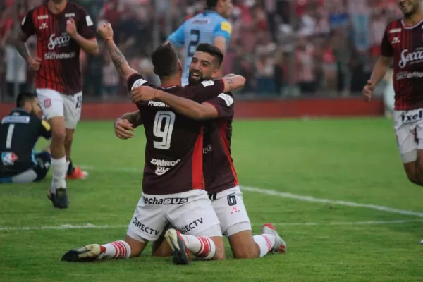 Pons, el goleador que siempre encuentra la manera de hacer feliz a San Martín