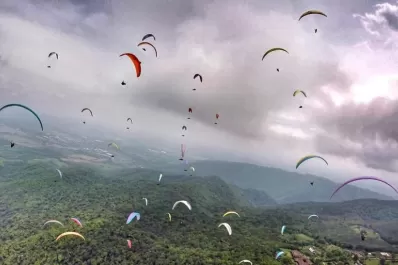 Un lunes de alta dificultad en el Mundial de parapente