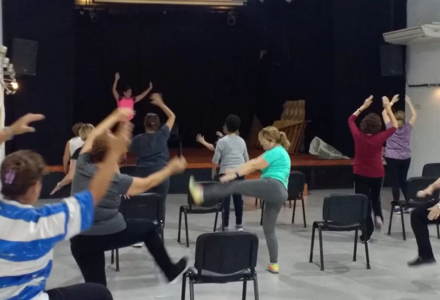 A bailar en Yerba Buena