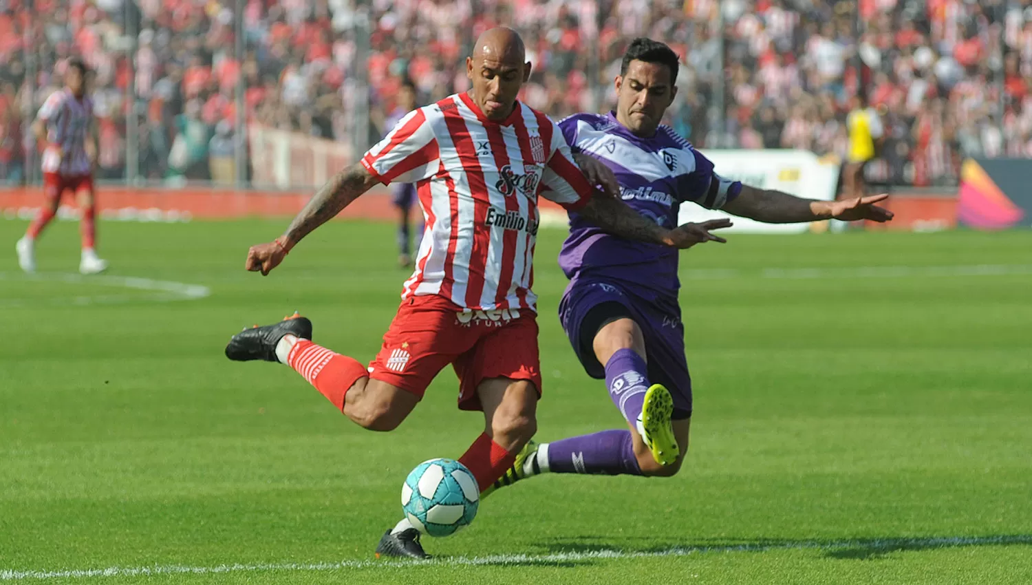 MUY BUEN NIVEL. Mercier es uno de los “ases” que tiene San Martín. Aporta marca y también bastante juego. Además, es la voz de mando. LA GACETA/FOTO DE ANTONIO FERRONI