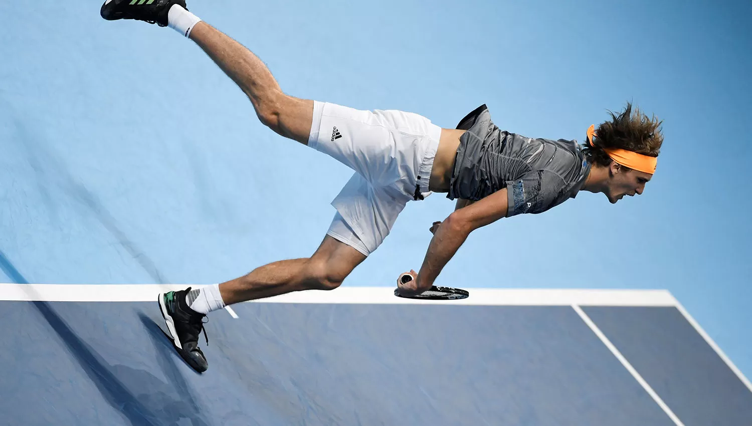 Stefanos Tsitsipas volvió a lucir sólido. (REUTERS)