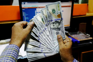 El dólar cerró con una leve suba y alcanzó los $ 63