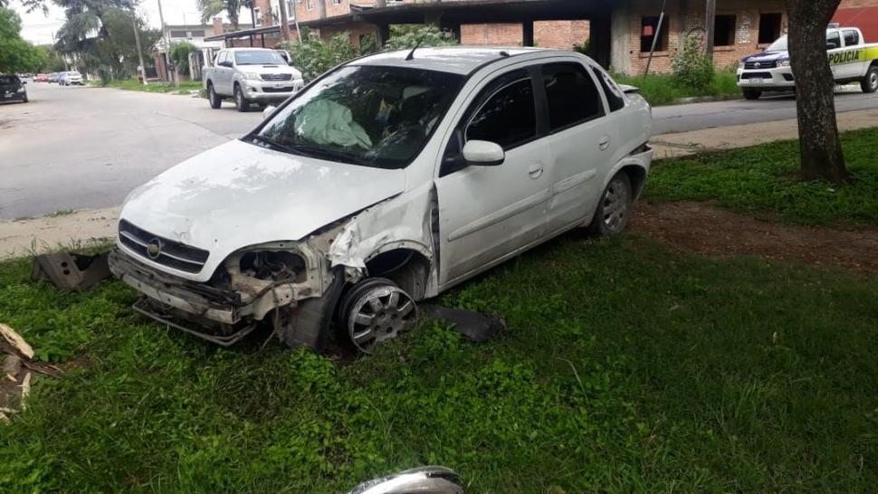 Chocó el auto de su ex pareja 14 veces para evitar que se llevara sus pertenencias de la casa