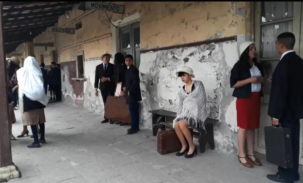 POR SIEMPRE, ALFONSINA. Victoria Fernández en la piel de la poeta en“Alfonsina, más allá de la vida”. la gaceta / foto de osvaldo ripoll