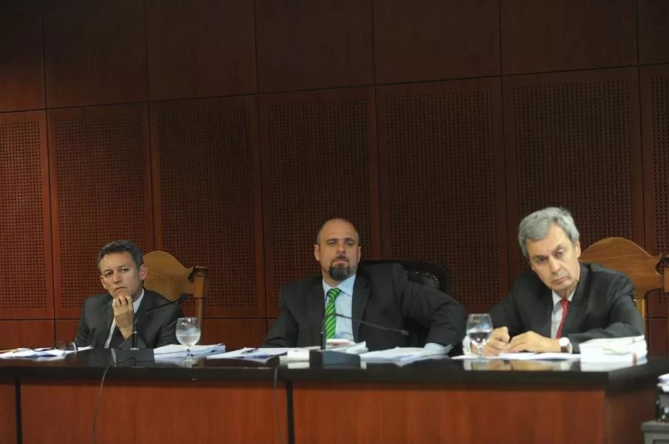 EL TRIBUNAL. Los camaristas Luis Morales Lezica, Gustavo Romagnoli (presidente) y Eduardo Romero Lascano. LA GACETA/FOTO DE HÉCTOR PERALTA