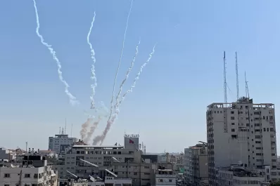 Continúan los bombardeos sobre Israel: ¿se juega Argentina-Uruguay?