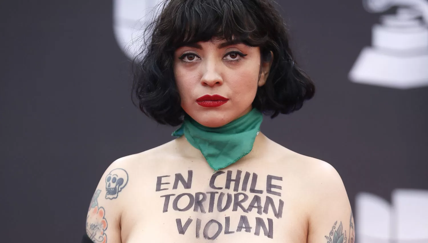 Mon Laferte en los Grammy Latinos