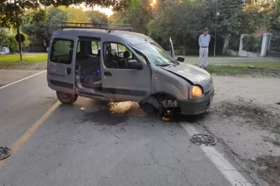 Un menor perdió el control de una camioneta y chocó en El Corte
