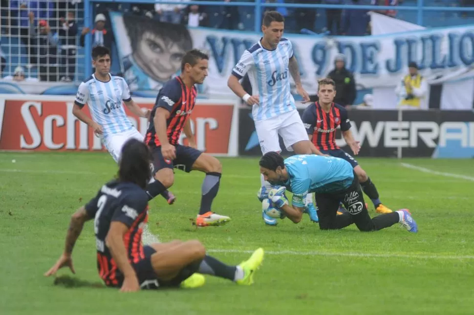 2017. Lucchetti, Bianchi (foto) y Cuello (debutó ese día) estuvieron en el último Atlético-San Lorenzo. la gaceta / foto de Antonio Ferroni (archivo)