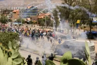 Decenas de heridos por la represión en Cochabamba