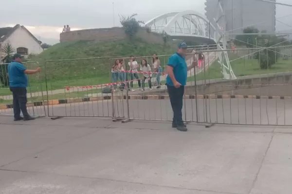 La Municipalidad cerró el túnel de calle Córdoba porque no funciona un semáforo