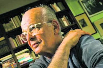 “He escrito media docena de relatos sobre cómo mi esposa y yo nos encotrábamos