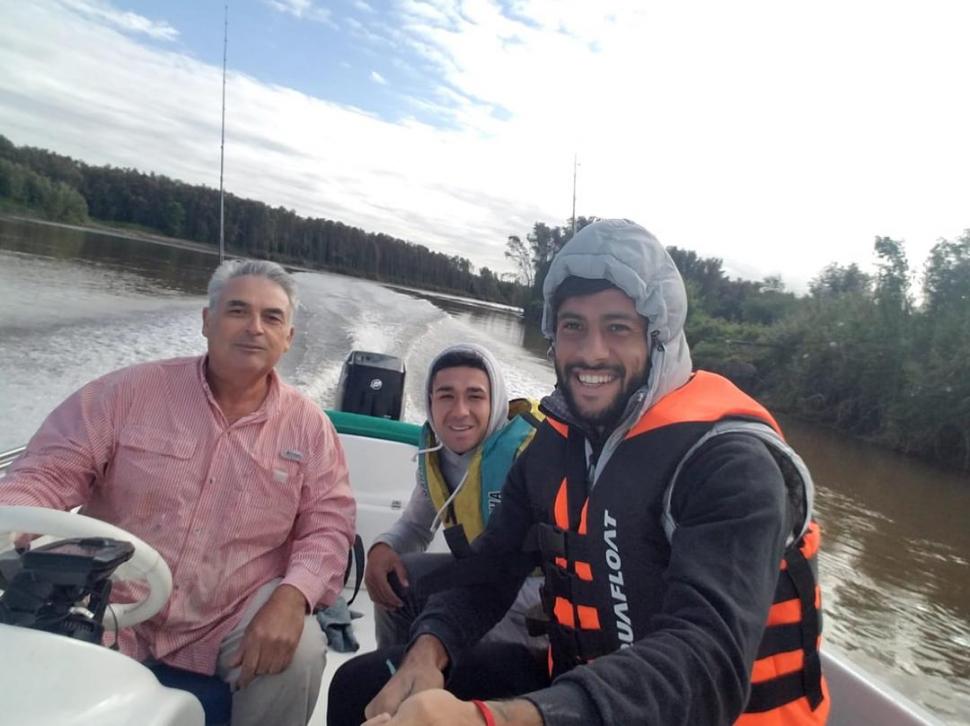 HABITUÉ. Valdez era de los que más iba a pescar. Aquí, junto con Francisco Grahl.