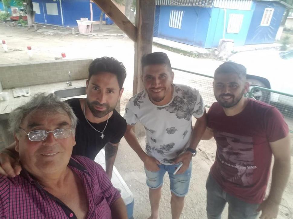 ASADO. “Pepe” compartió un almuerzo con Lucchetti y Gervasio Núñez.