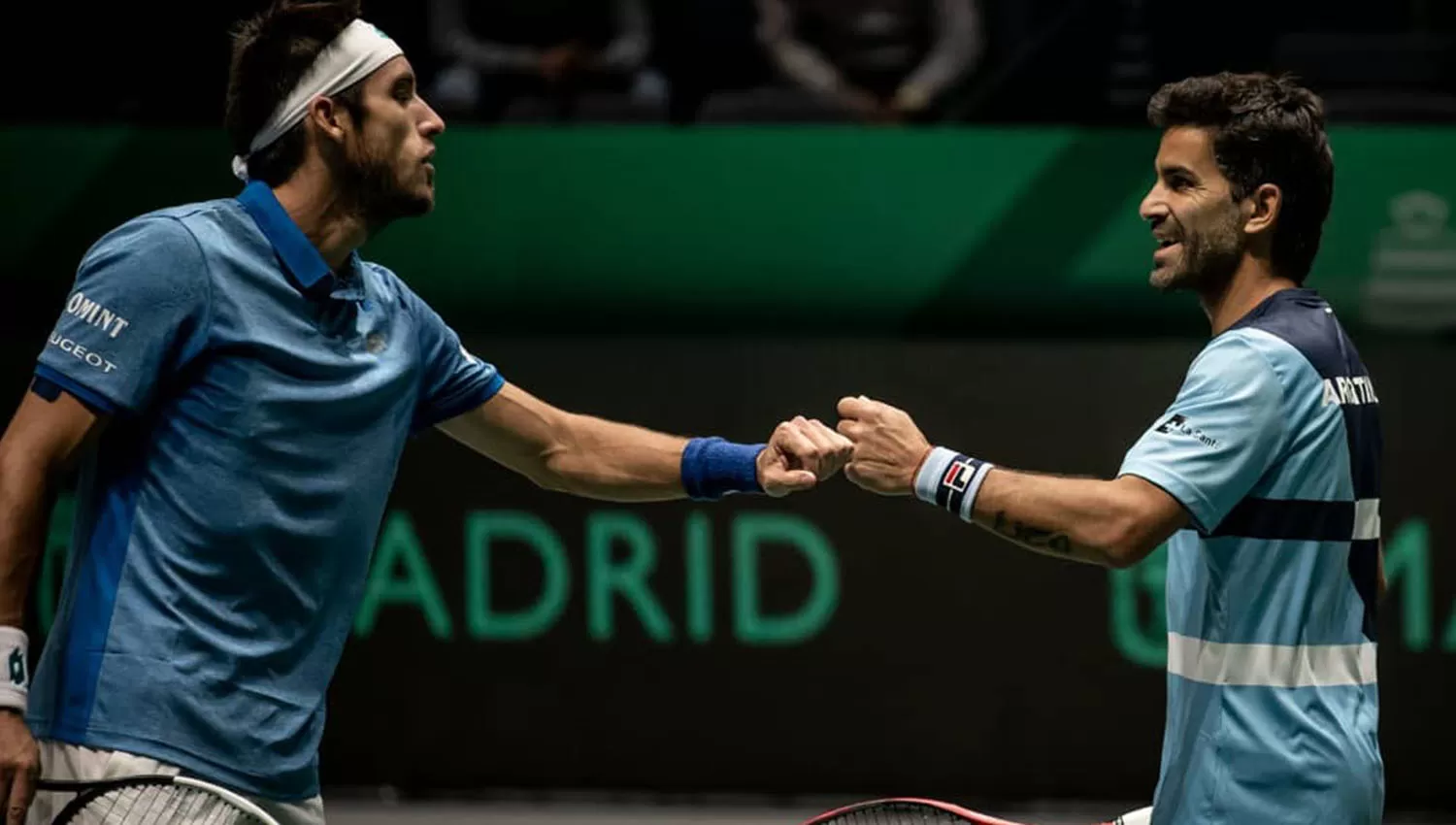 Maxi González y El Yacaré Mayer pusieron 3-0 a la Argentina en la Davis. (FOTO TOMADA DE @AATenis)