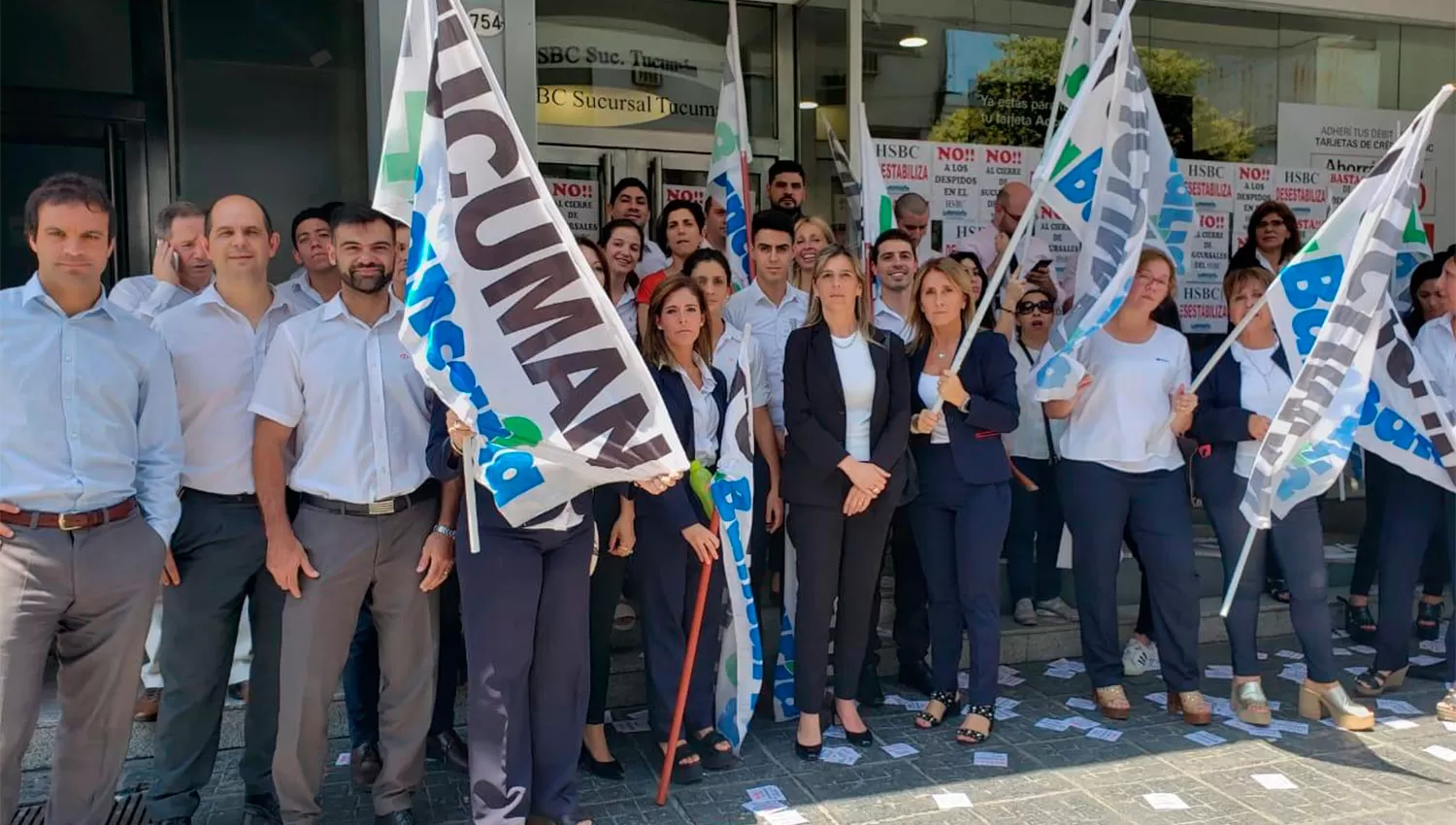 Protesta de bancarios por ajustes en una entidad privada