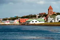 La compra de pasajes a Malvinas no estará alcanzada por el impuesto PAIS