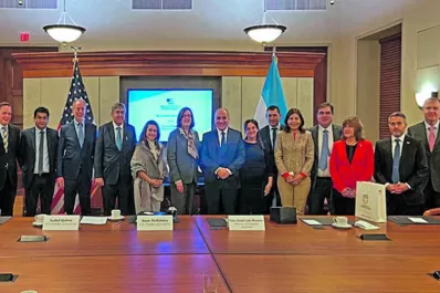 Manzur busca inversores y alianzas comerciales