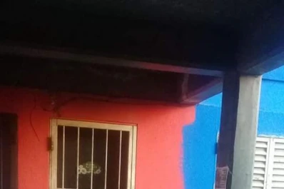 Block pintado a medias en el barrio Oeste II