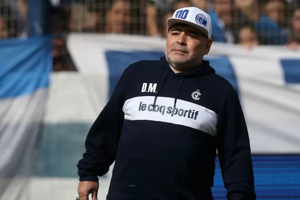 Diego Maradona acusó Riquelme de venderse y cambiar las convicciones