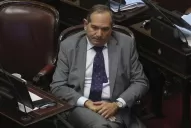 Alperovich se descargó en Twitter y publicó el nombre de su denunciante