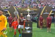 Copa Libertadores: Gabigol se burló de las cábalas y tocó el trofeo antes del partido