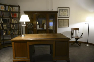 La Biblioteca Nacional ya atesora los libros del ex presidente Alfonsín