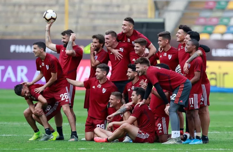 POR LA QUINTA. Los jugadores de River tratarán de imponer su mayor experiencia en el paño ante la ansiedad del “Mengao” y su larga sequía. reuters