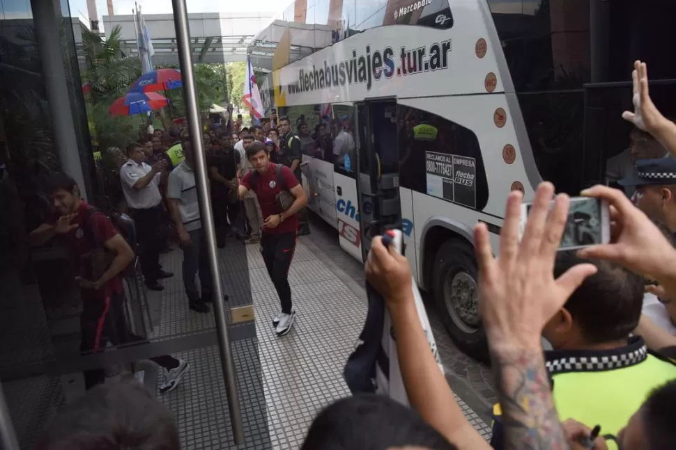 TODO “OK”. Así fue la llegada del “Ciclón” a la provincia, sin inconvenientes. la gaceta / foto de diego araoz 