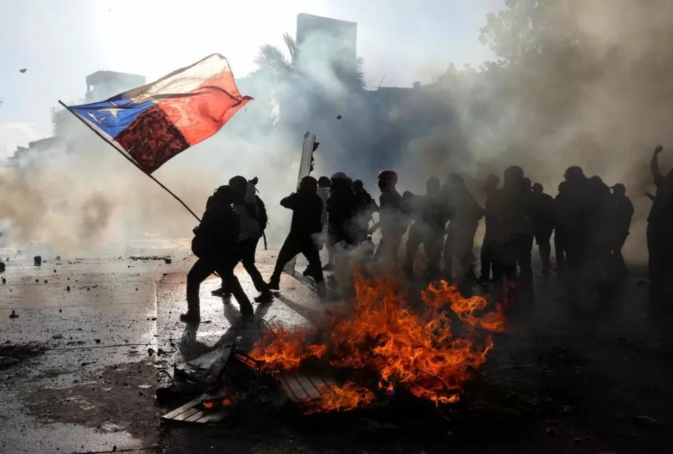 DURO INFORME. Amnistía Internacional denunció que se atacó a manifestantes con la intención de dañarlos. Reuters