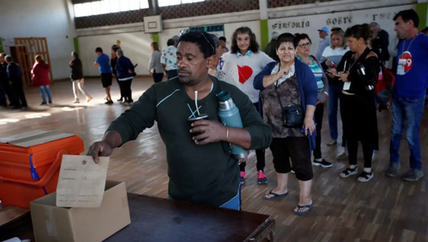 SEGUNDA VUELTA. Más de 2,7 millones de uruguayos podrán asistir hoy a las urnas.