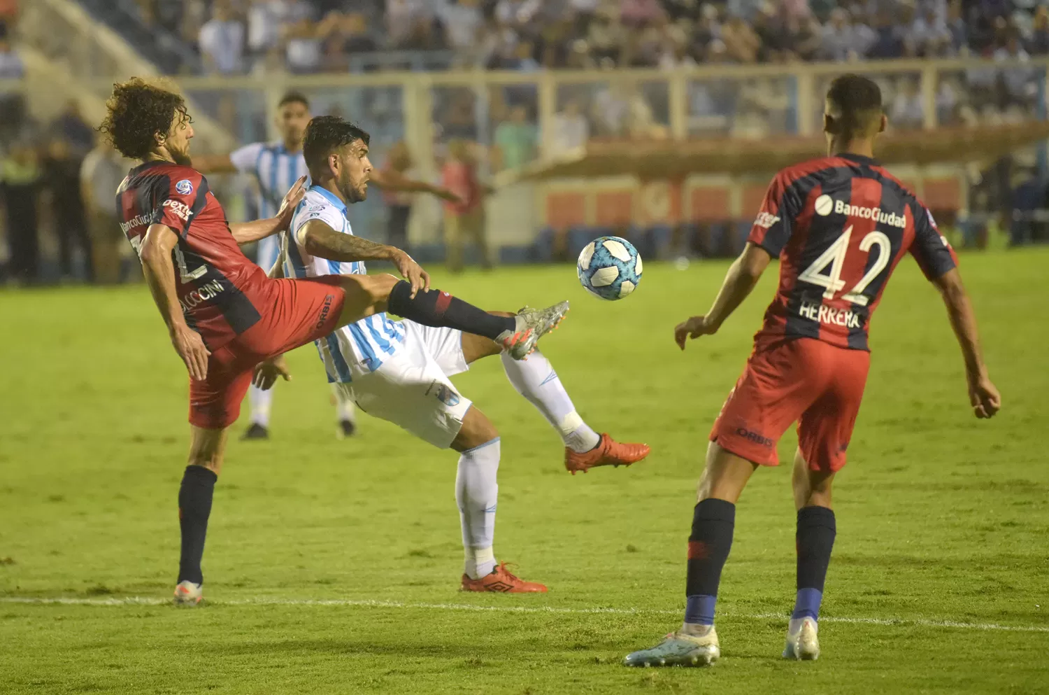 Atlético picó y lo picaron