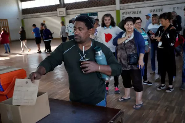 Uruguay define en un balotaje a su próximo presidente